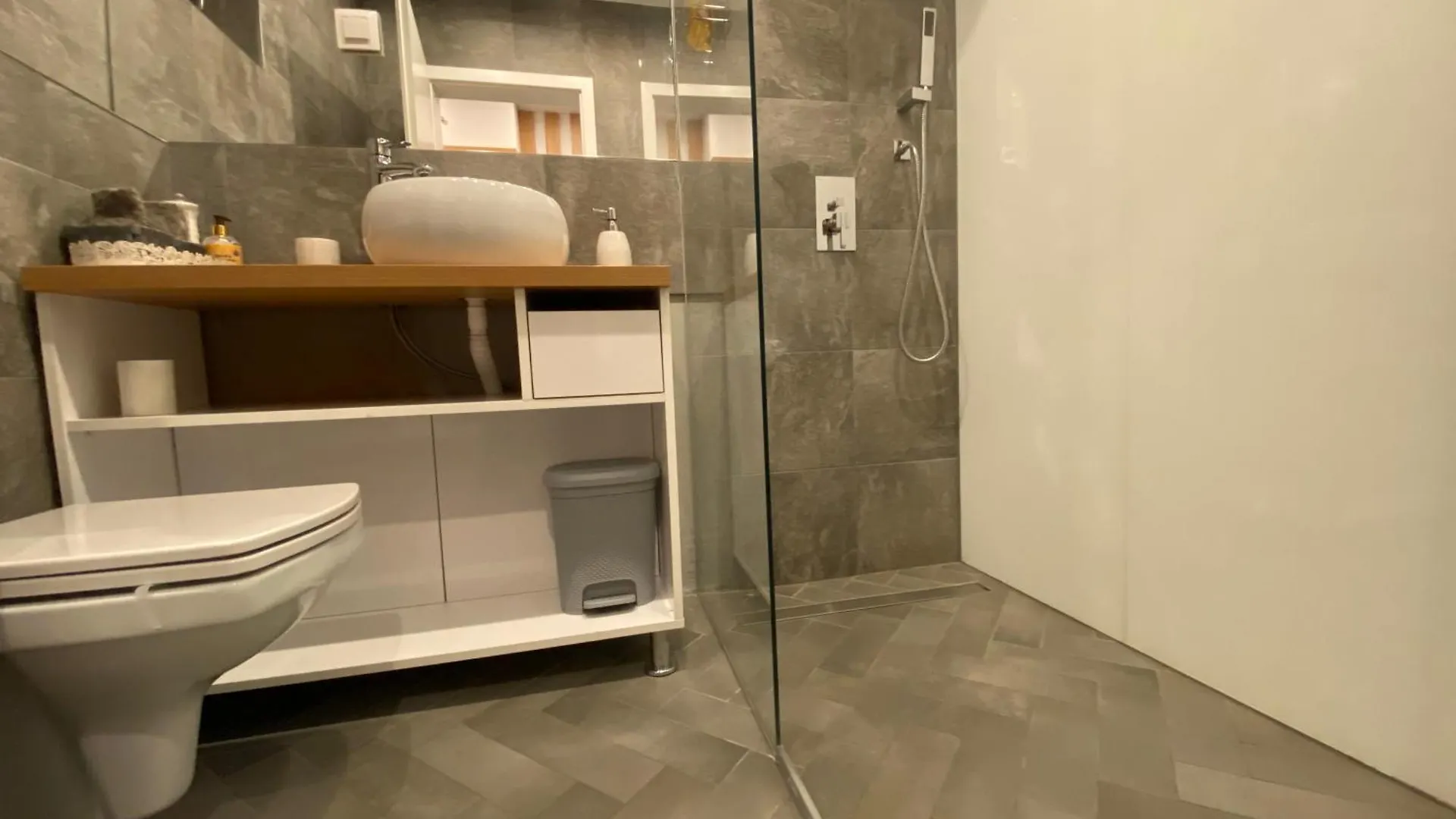 Apartment Eden Studio Bucharest